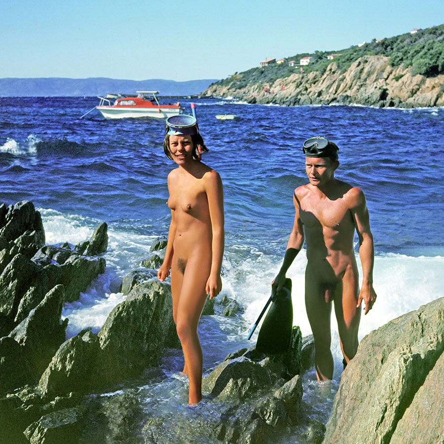 FKK, naked and free in nature - naturist vacation on the Ile du Levant, Mediterranean, France